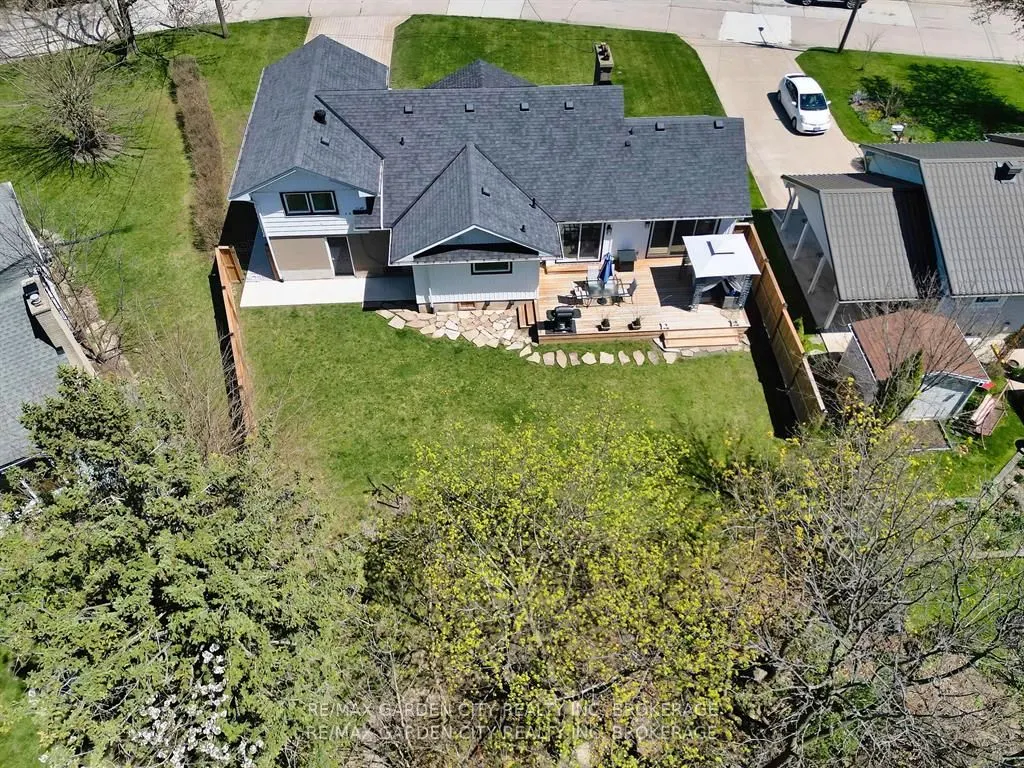 14 Elmridge Drive