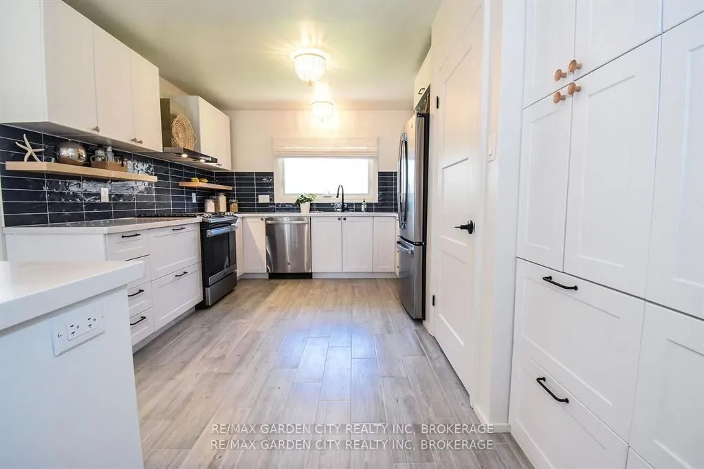 14 Elmridge Drive