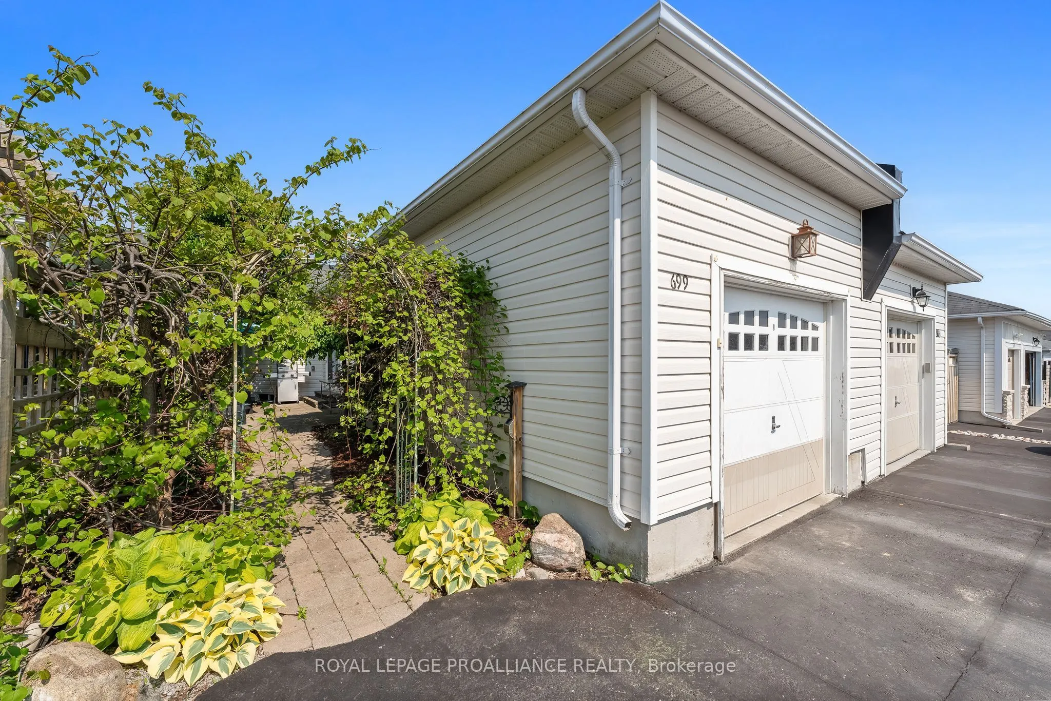 699 Henderson Drive