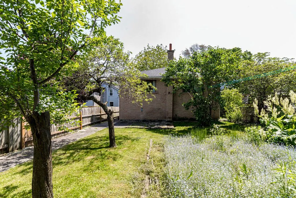 16 Elm Avenue