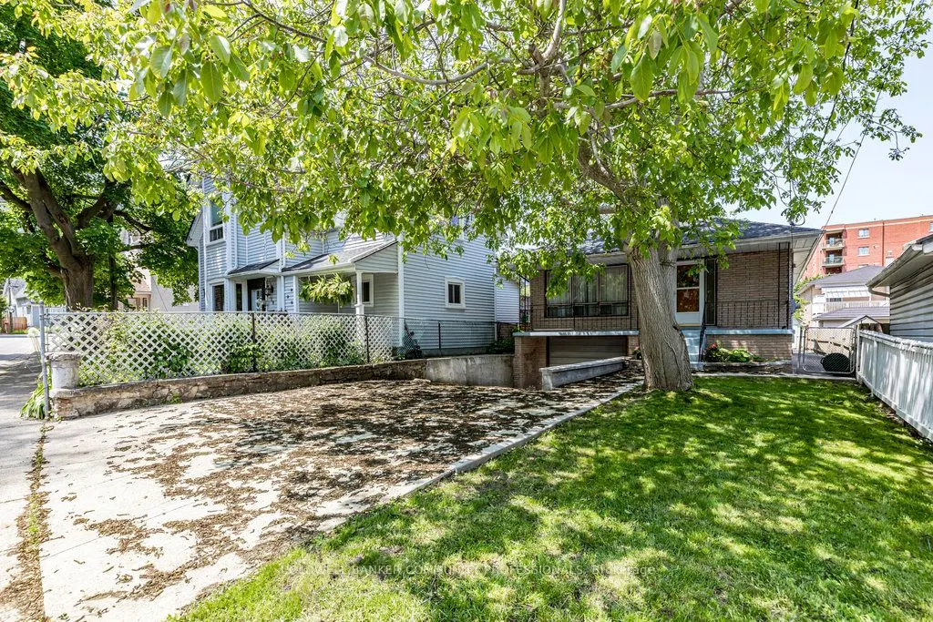 16 Elm Avenue
