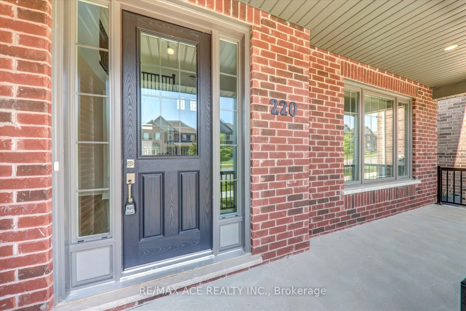 220 Strachan Street