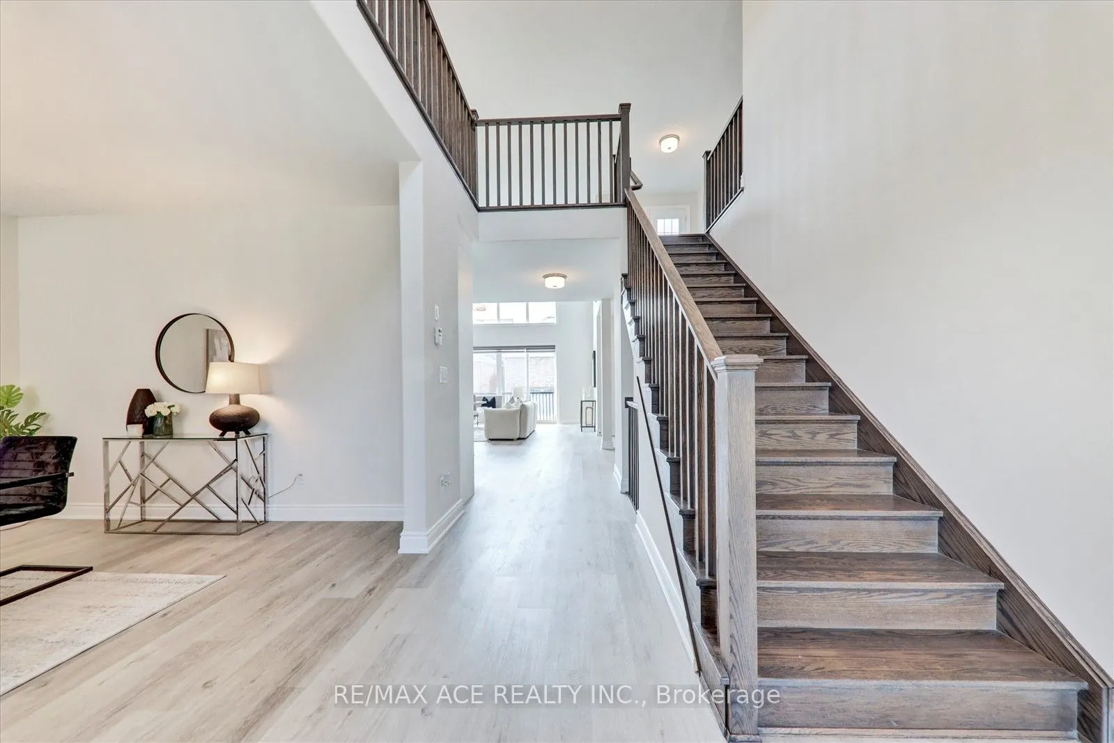 220 Strachan Street