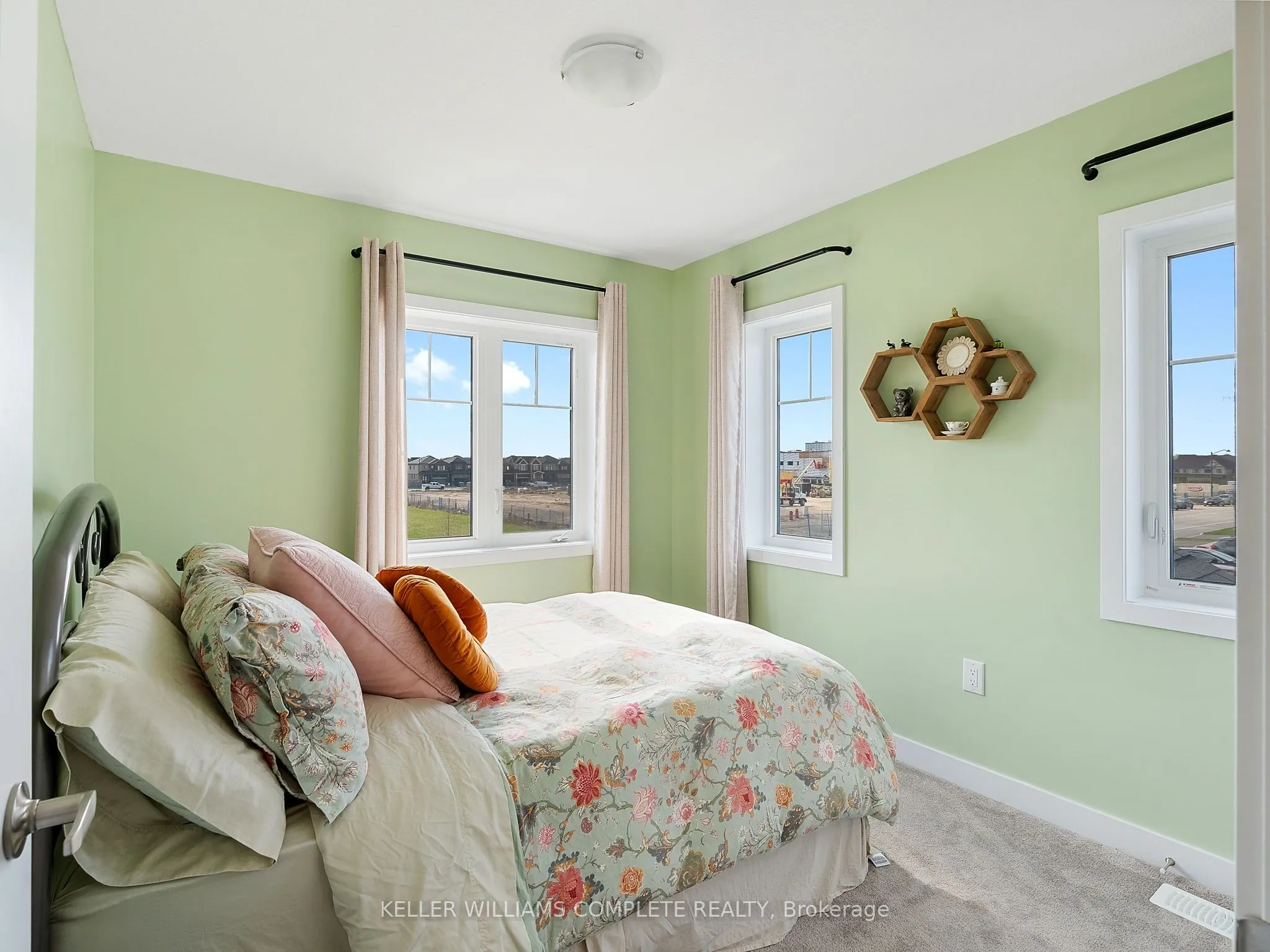 170 Whithorn Crescent