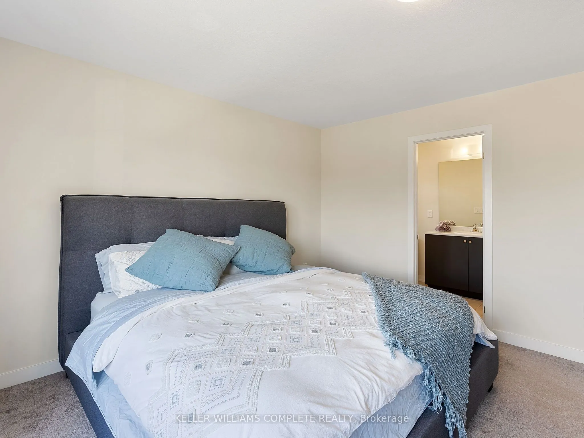170 Whithorn Crescent