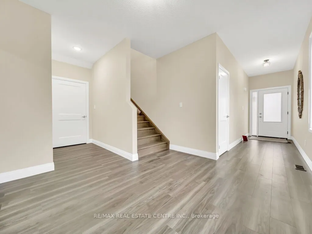 256 King Street W