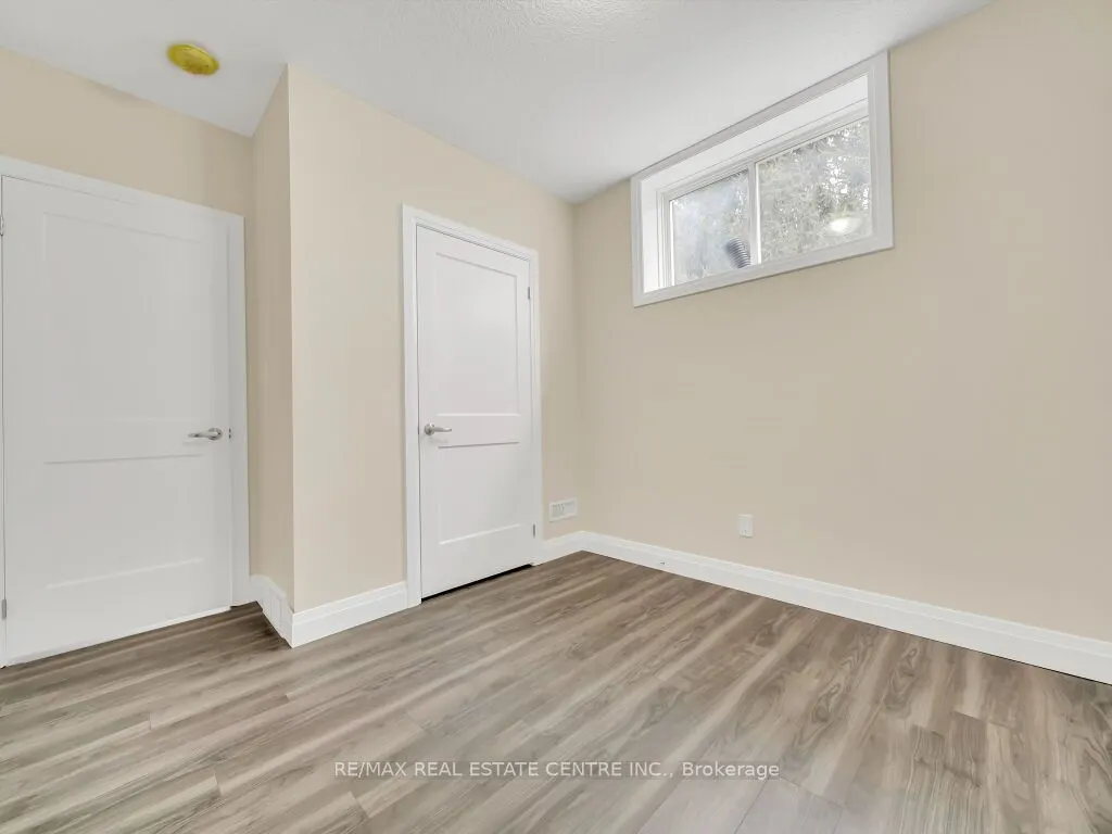 256 King Street W