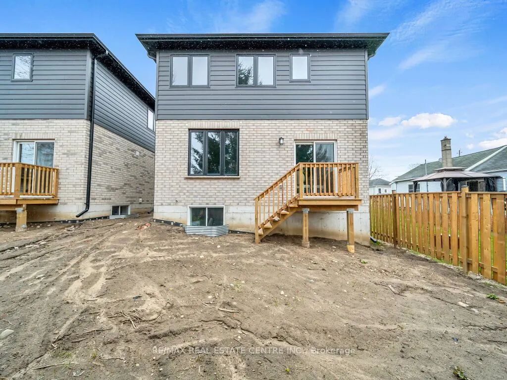 256 King Street W