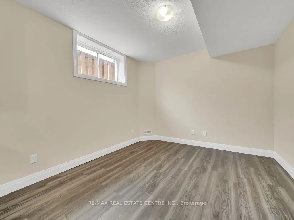 256 King Street W