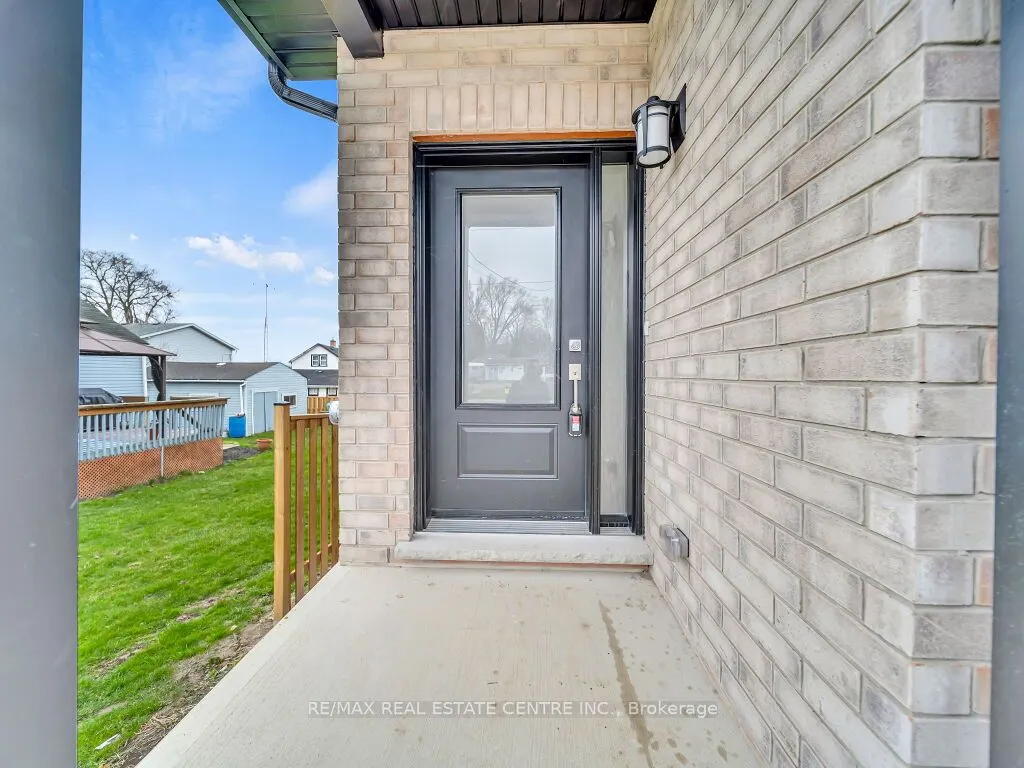 256 King Street W