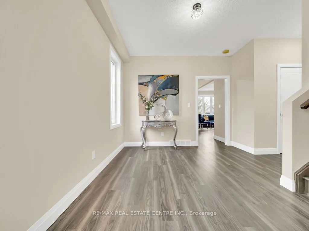 256 King Street W
