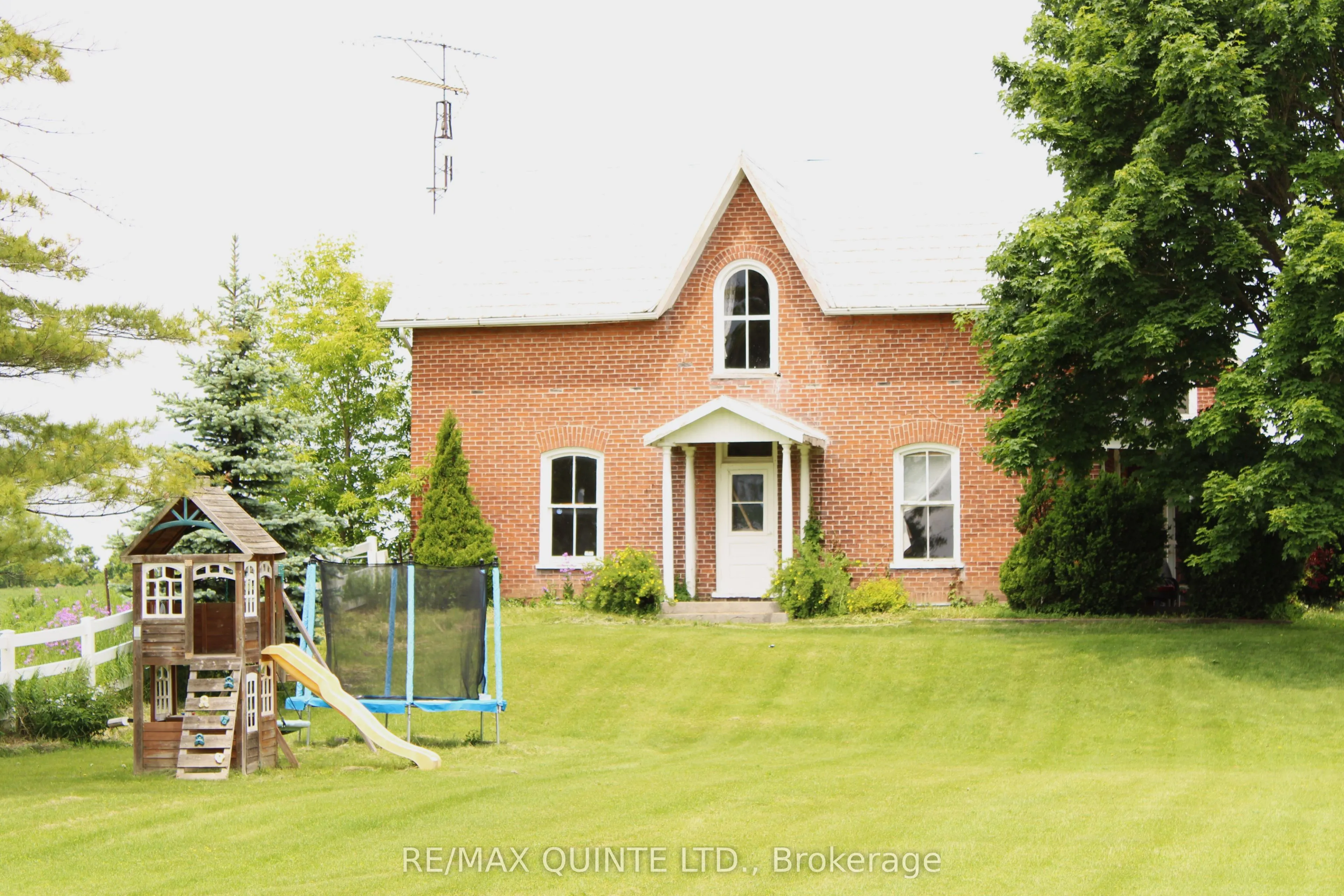472 Maple Road