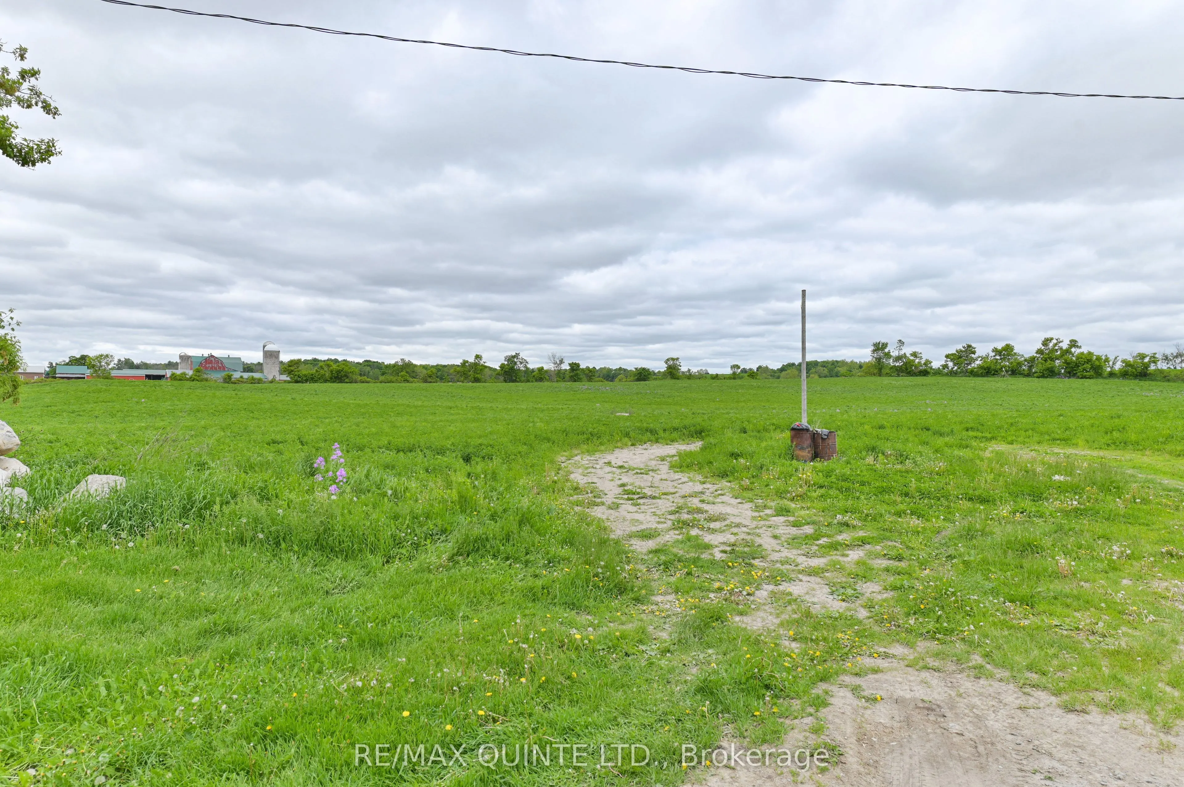 472 Maple Road