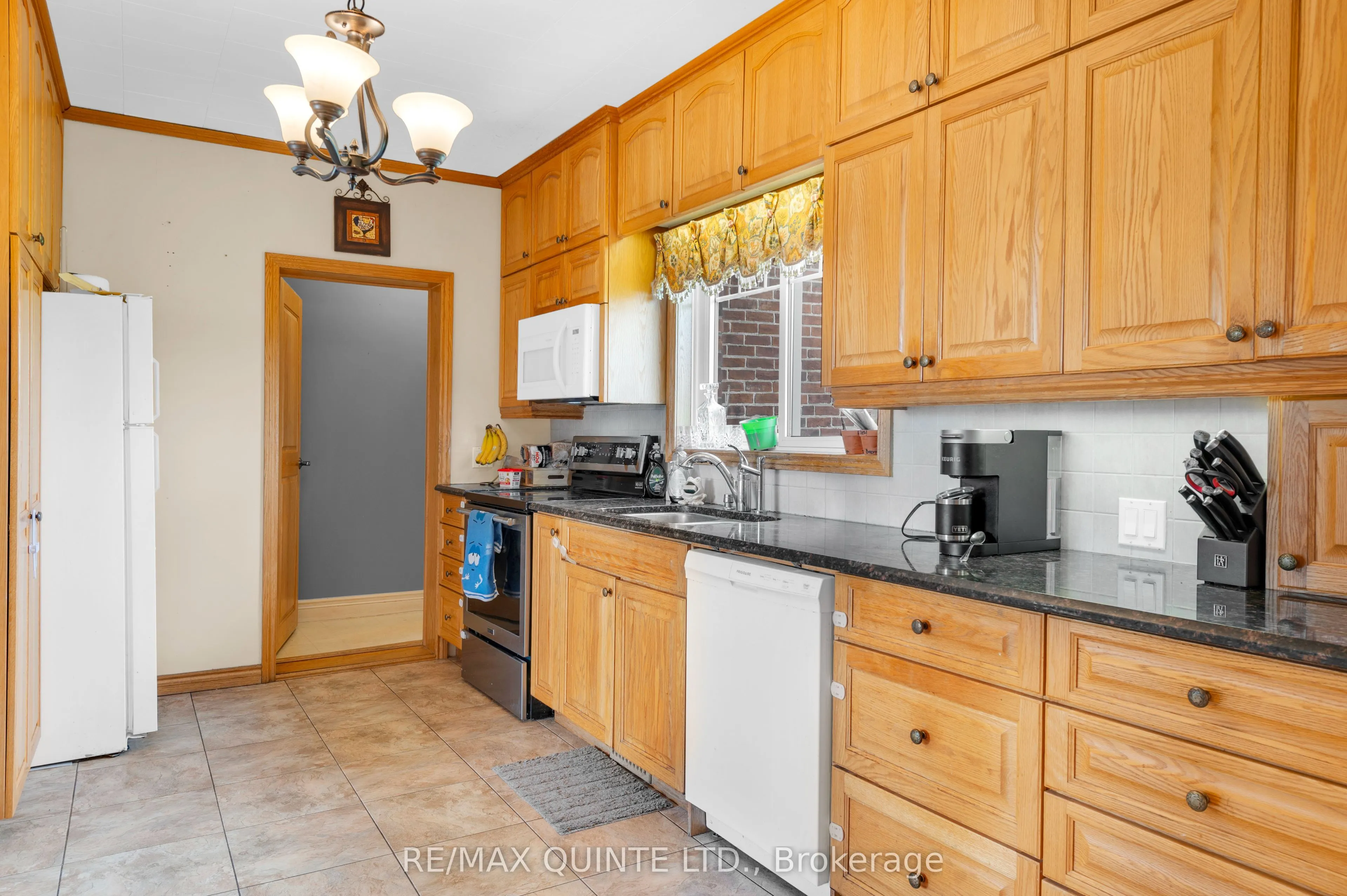 472 Maple Road