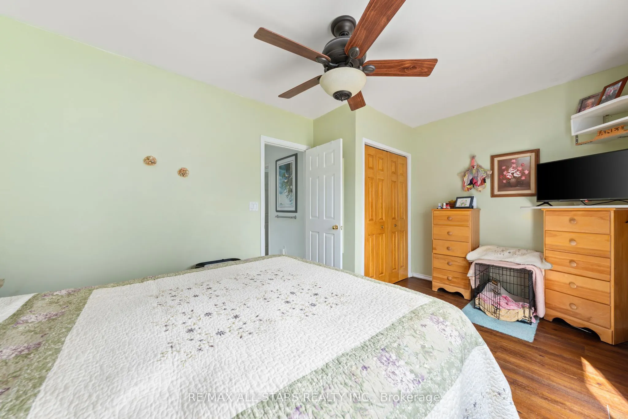 14 Wychwood Drive E