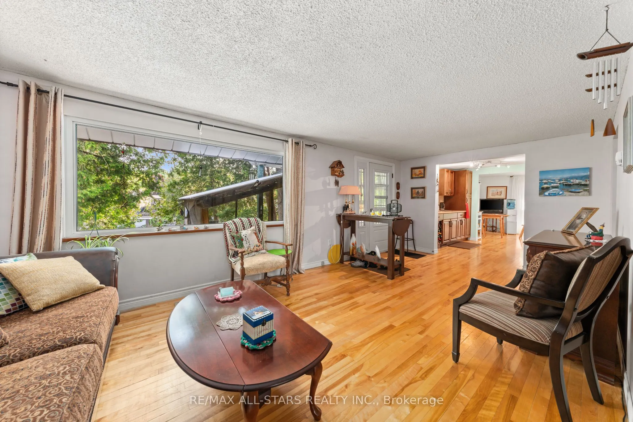 14 Wychwood Drive E