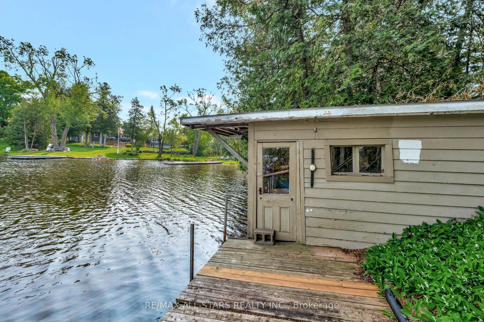 14 Wychwood Drive E