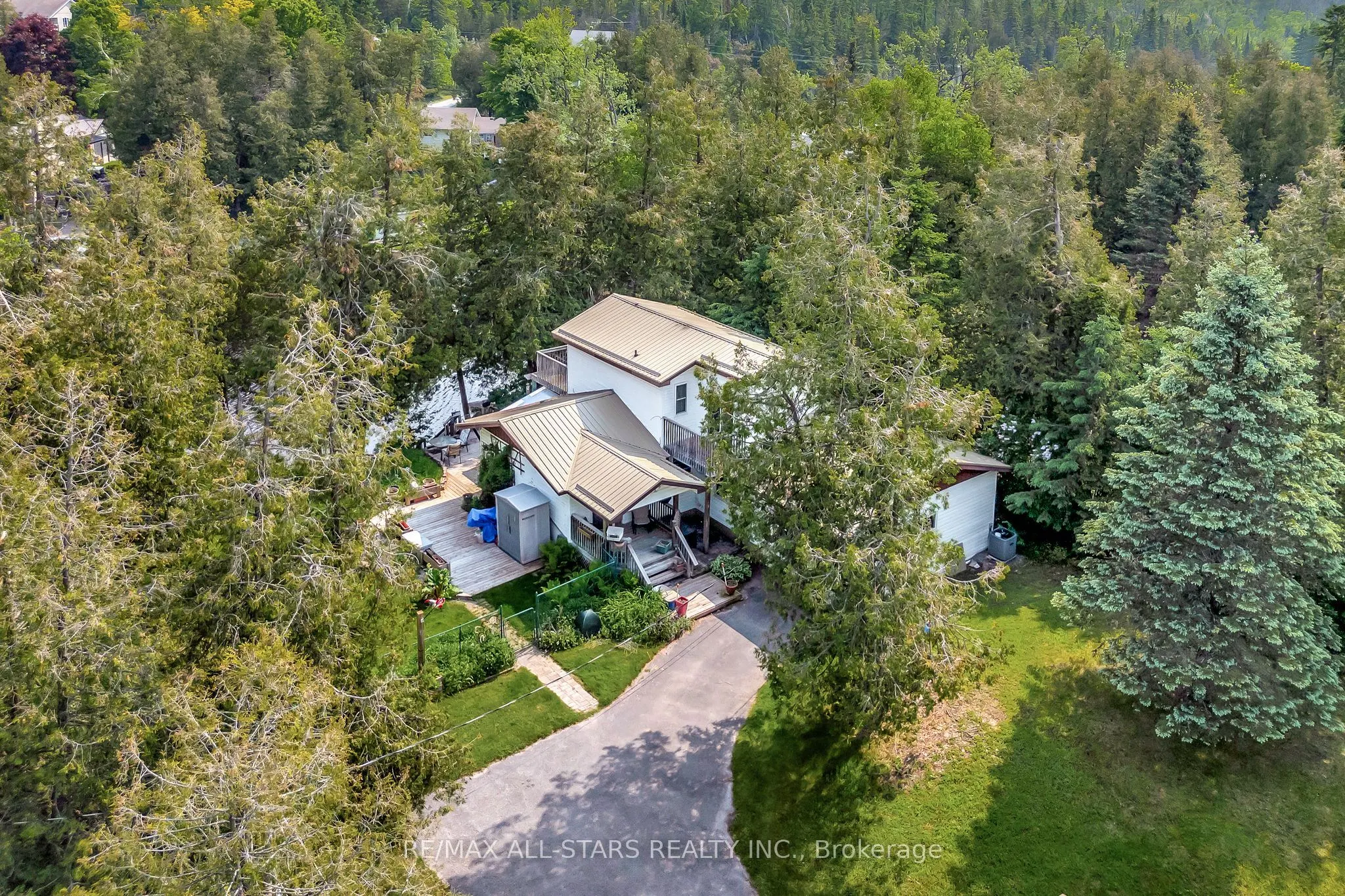 14 Wychwood Drive E