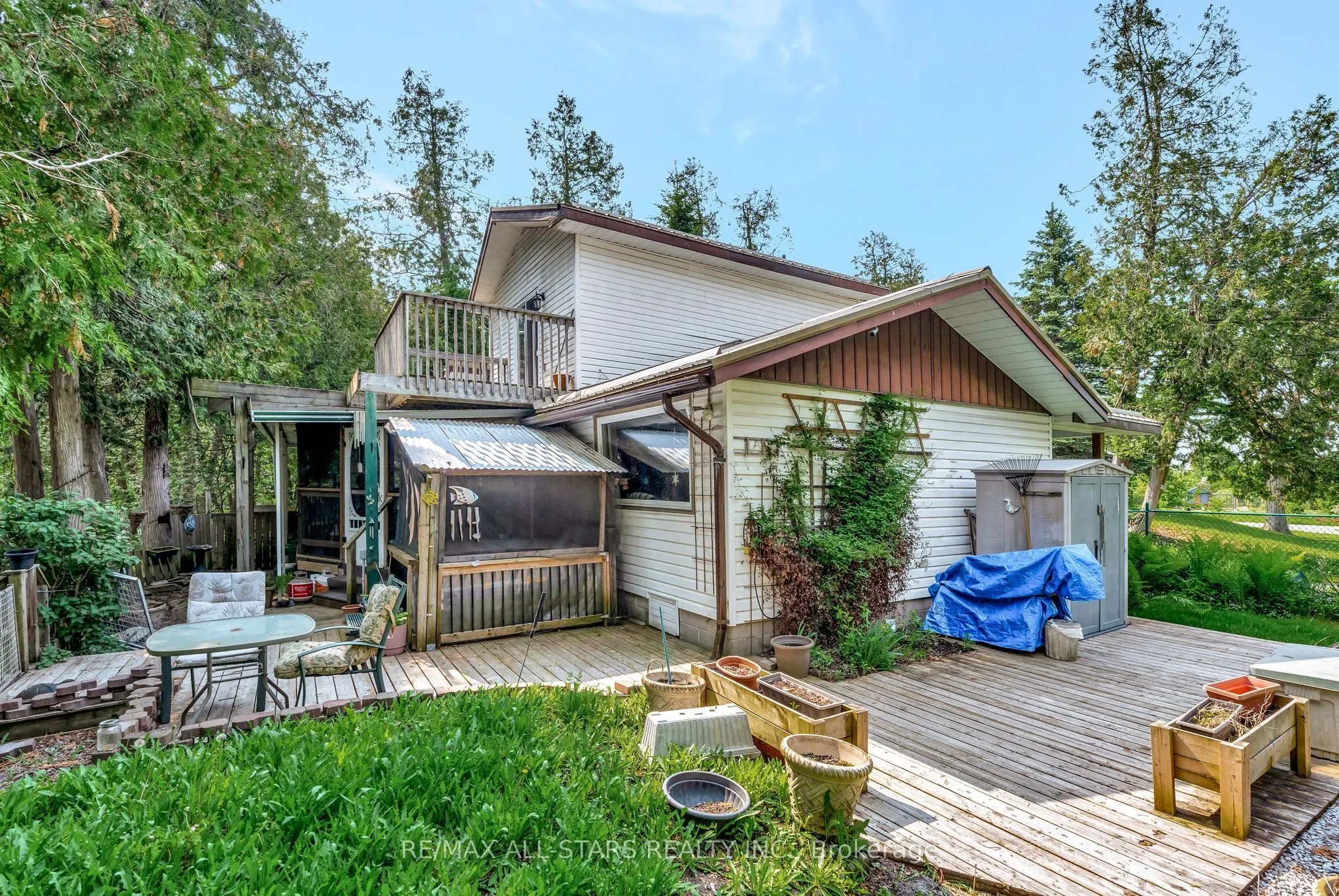 14 Wychwood Drive E