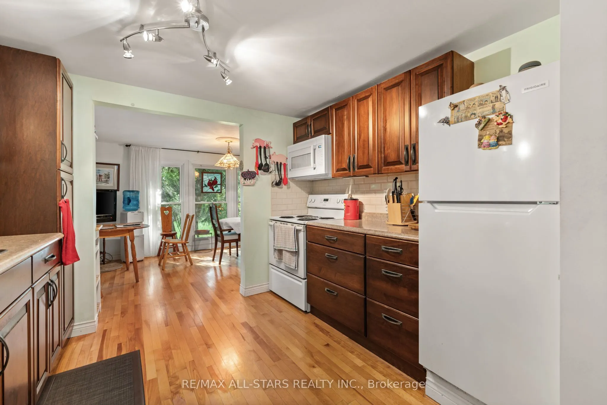 14 Wychwood Drive E