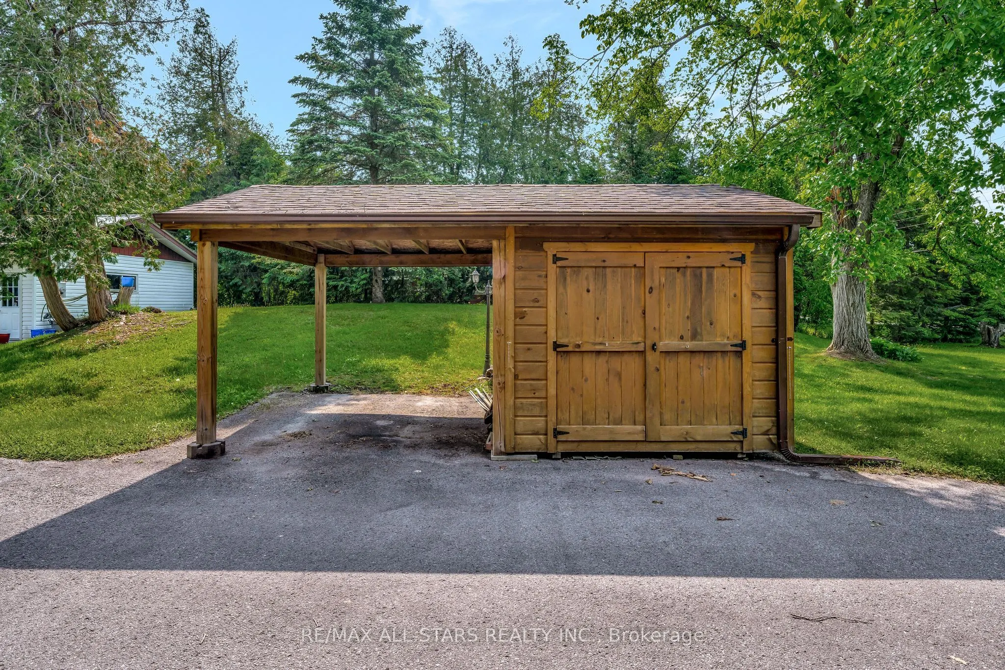 14 Wychwood Drive E