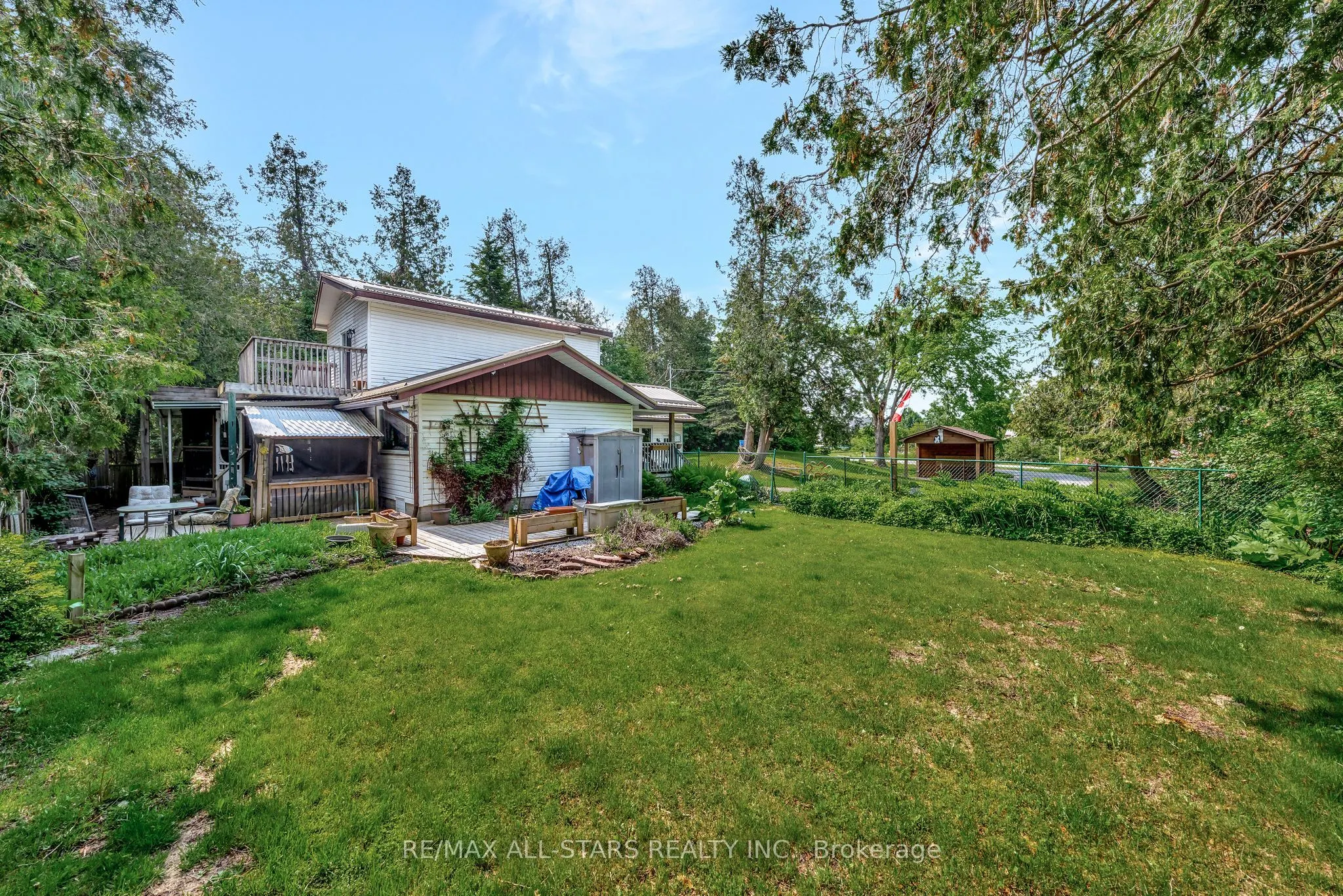 14 Wychwood Drive E