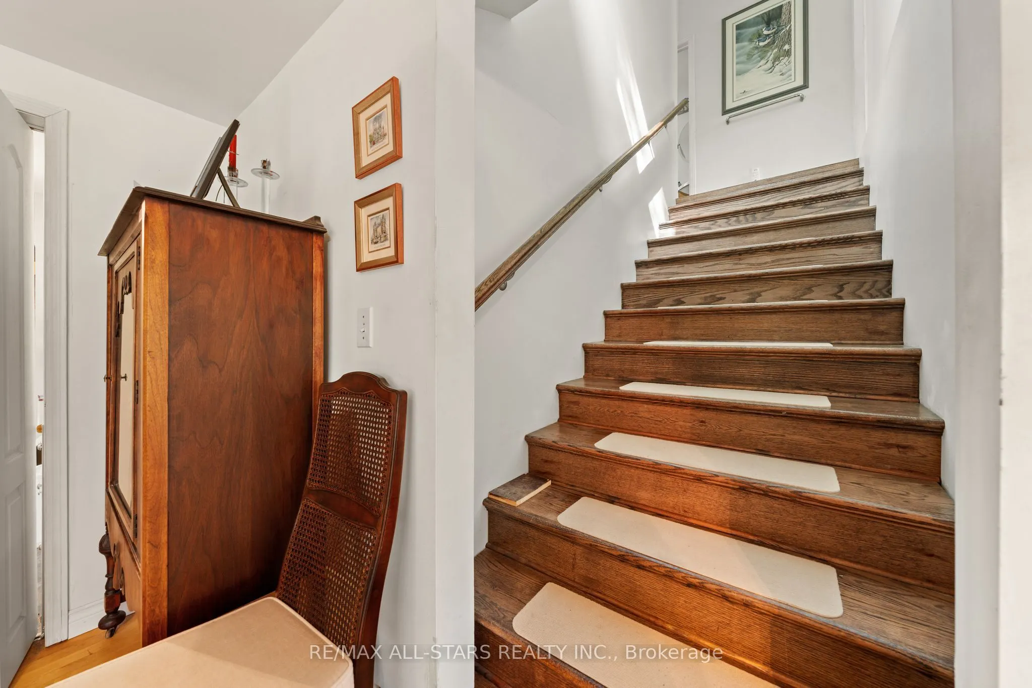 14 Wychwood Drive E