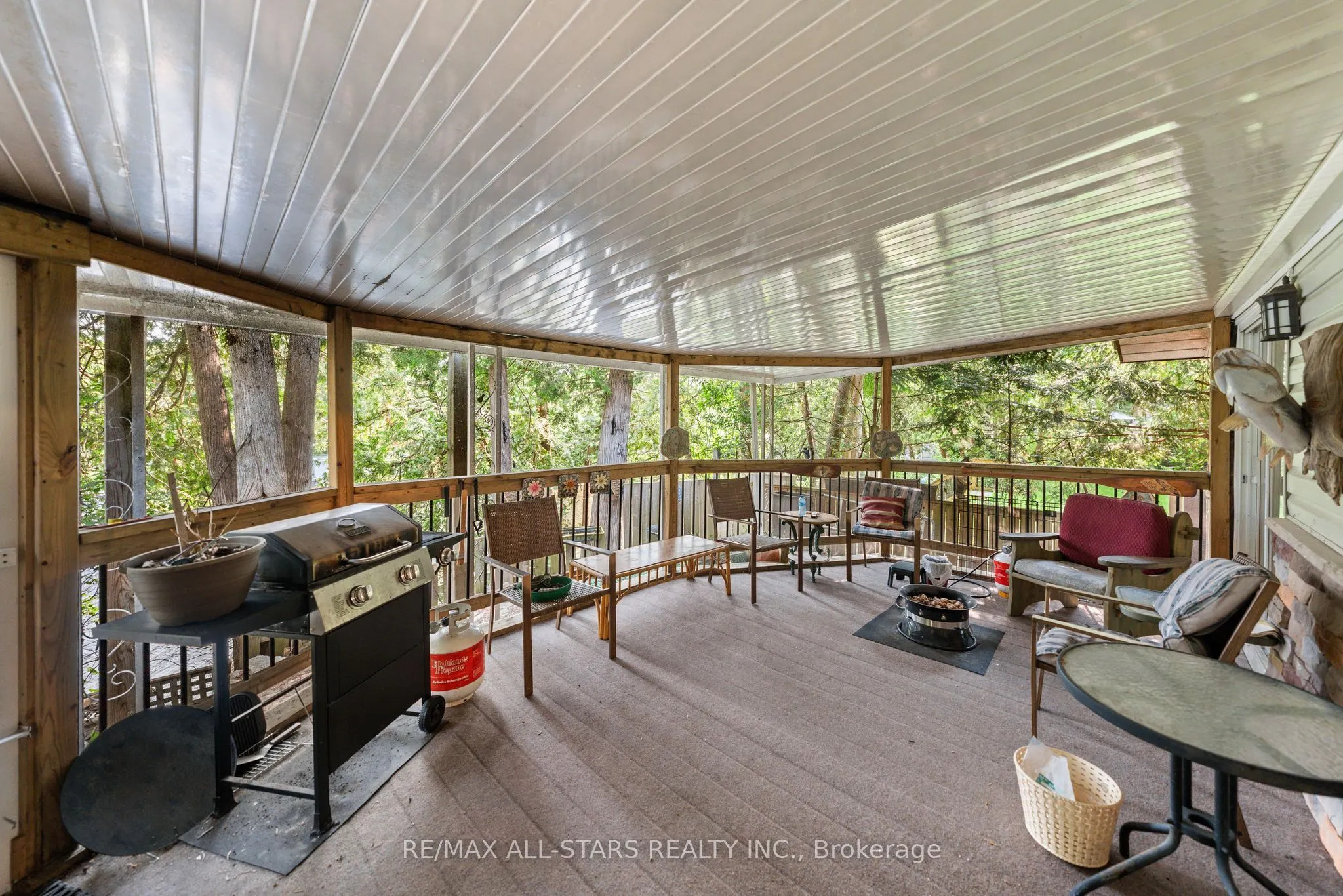 14 Wychwood Drive E