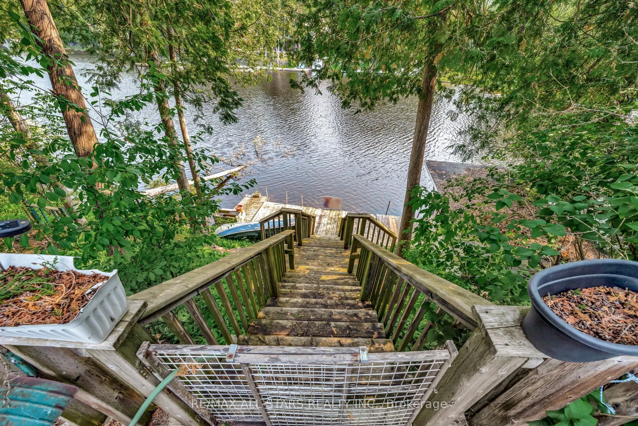 14 Wychwood Drive E
