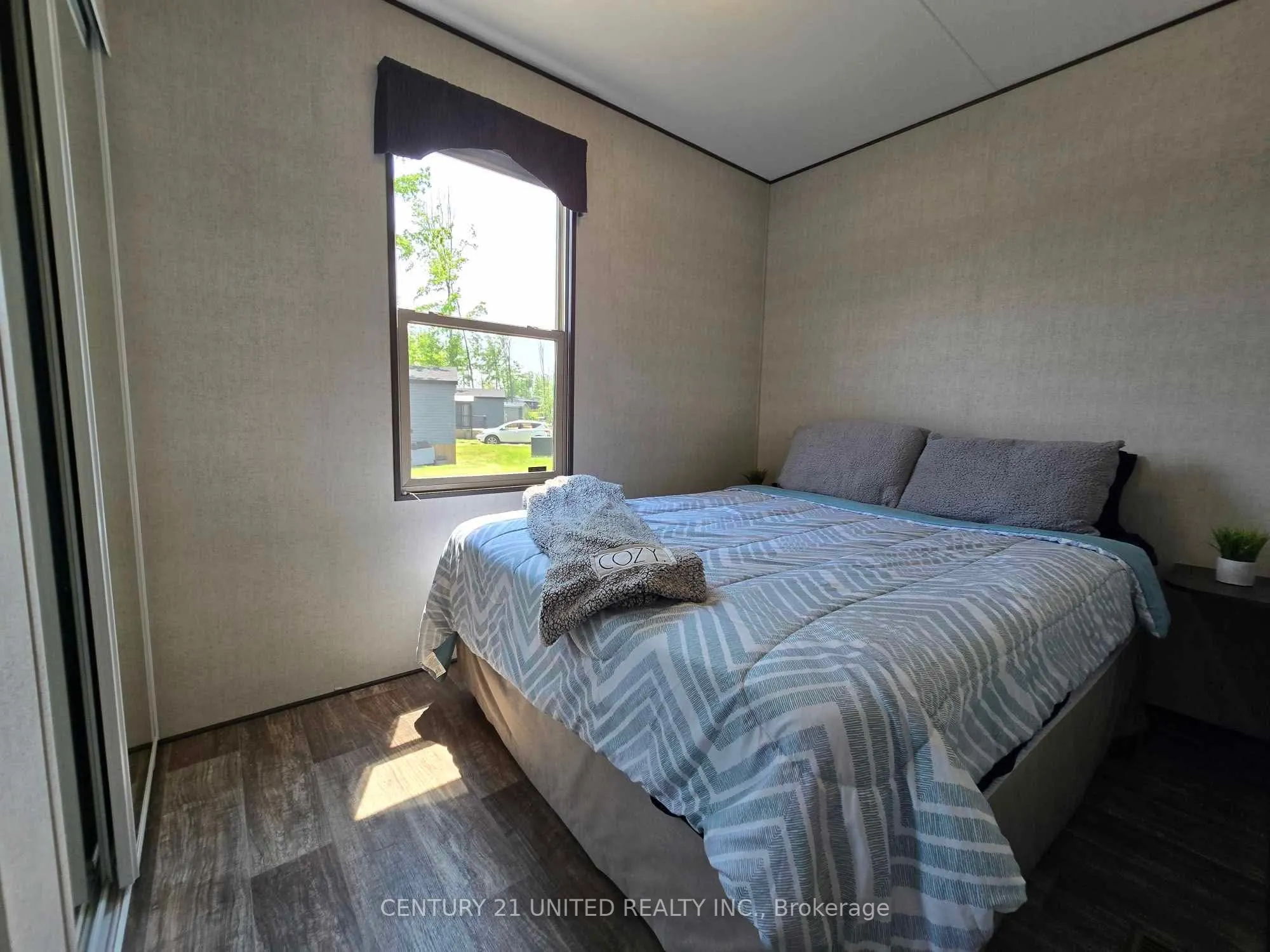1235 Villiers Line, #46