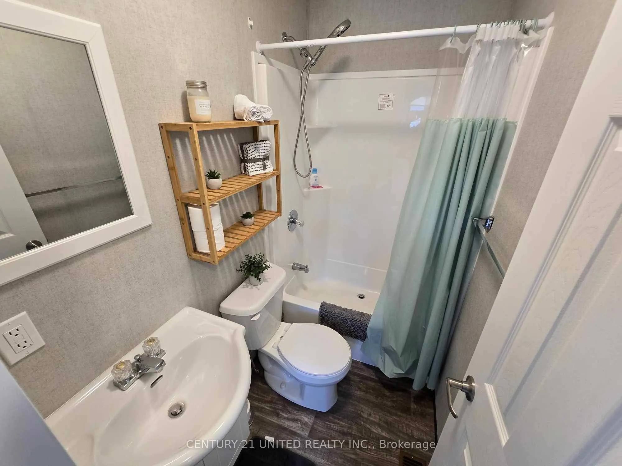 1235 Villiers Line, #46