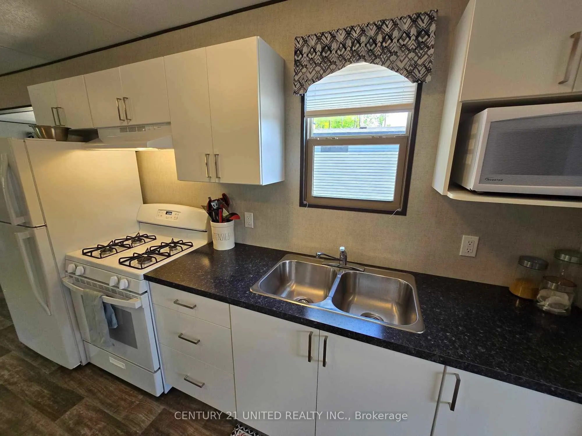 1235 Villiers Line, #46