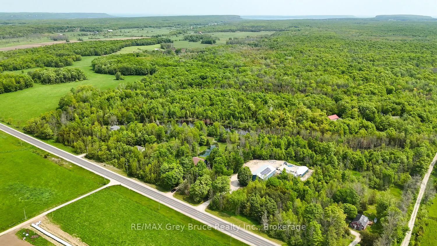 1033 Bruce Road 9