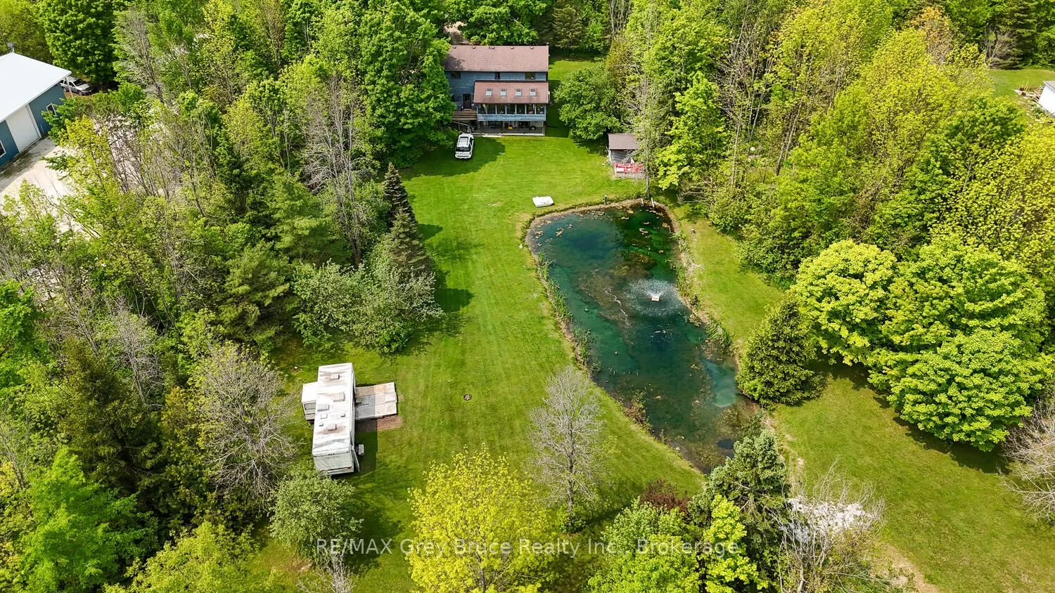 1033 Bruce Road 9