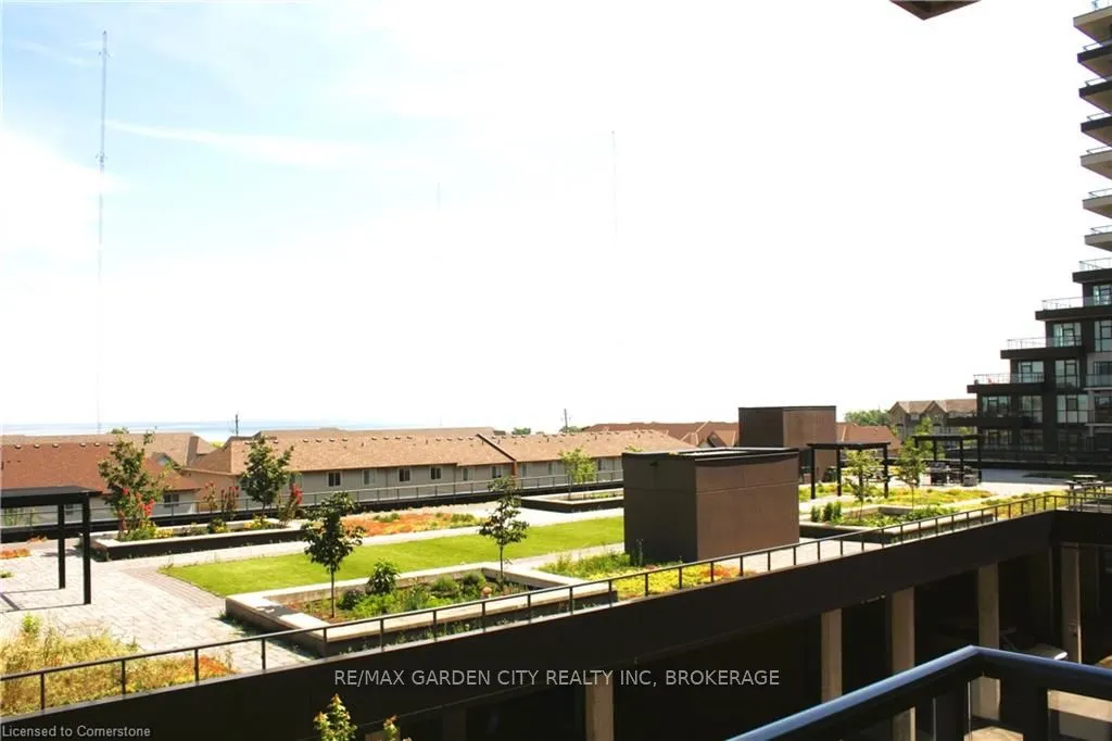 560 North Service Road, #304