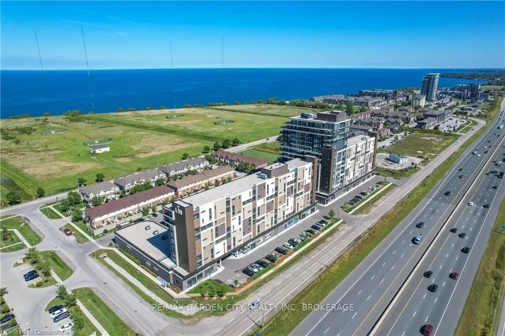 560 North Service Road, #304