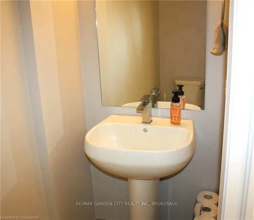 560 North Service Road, #304