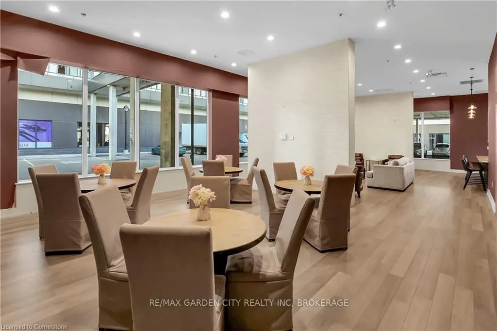 560 North Service Road, #304