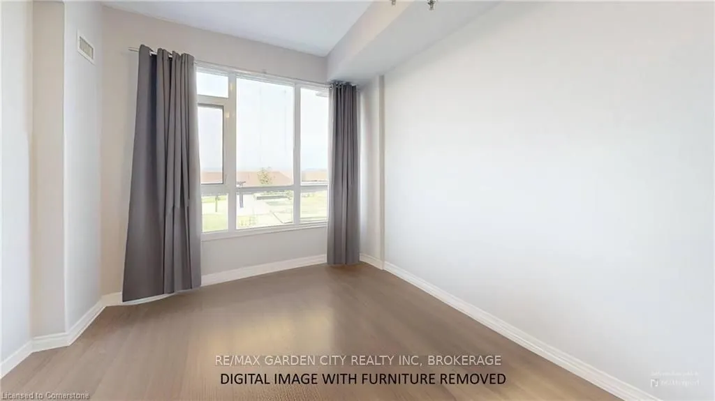 560 North Service Road, #304