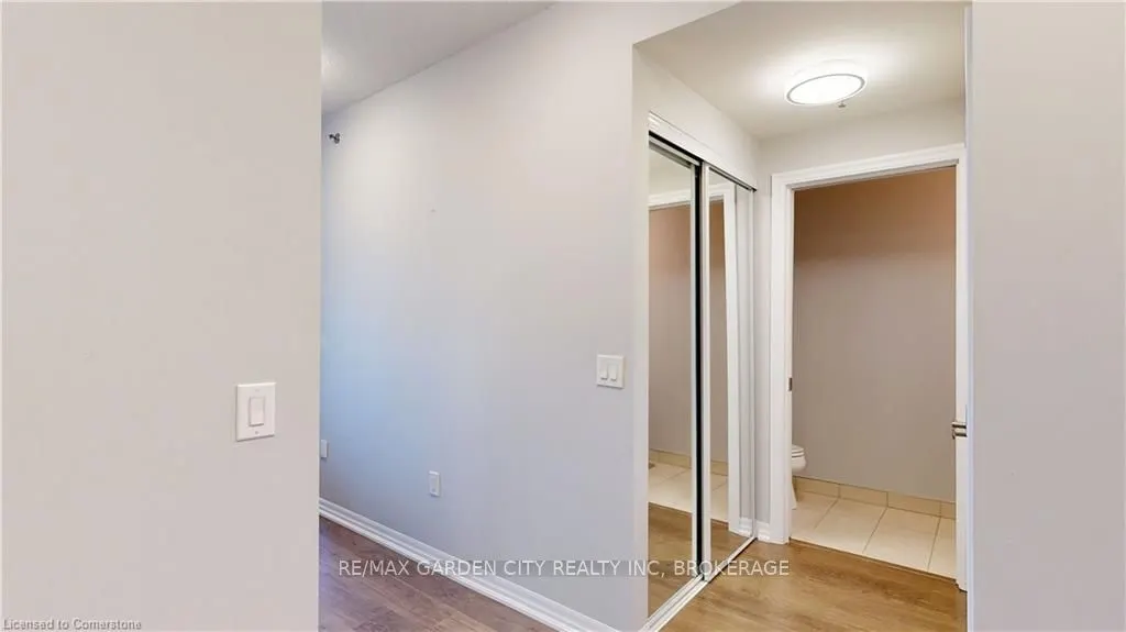 560 North Service Road, #304
