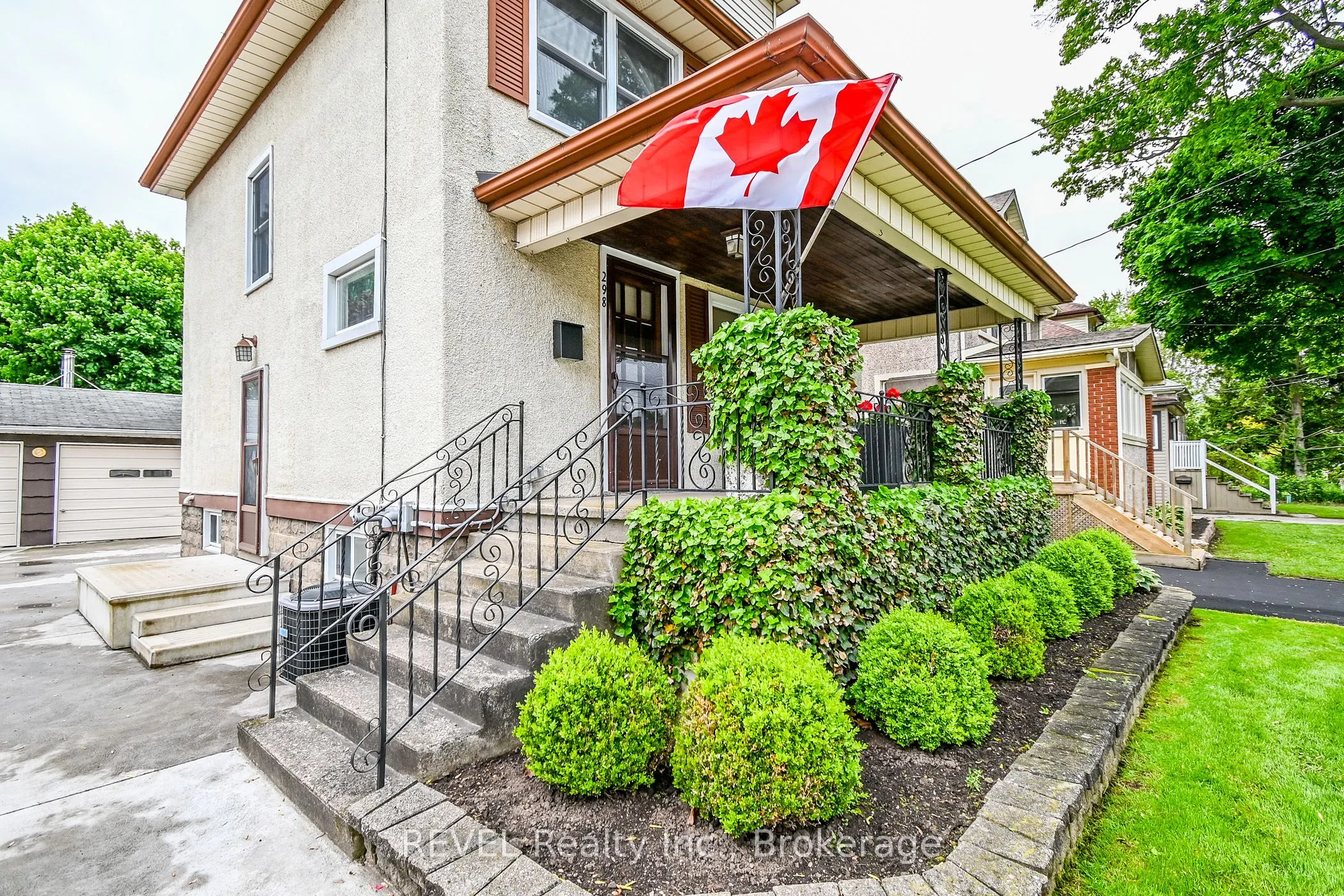 298 Stanley Street