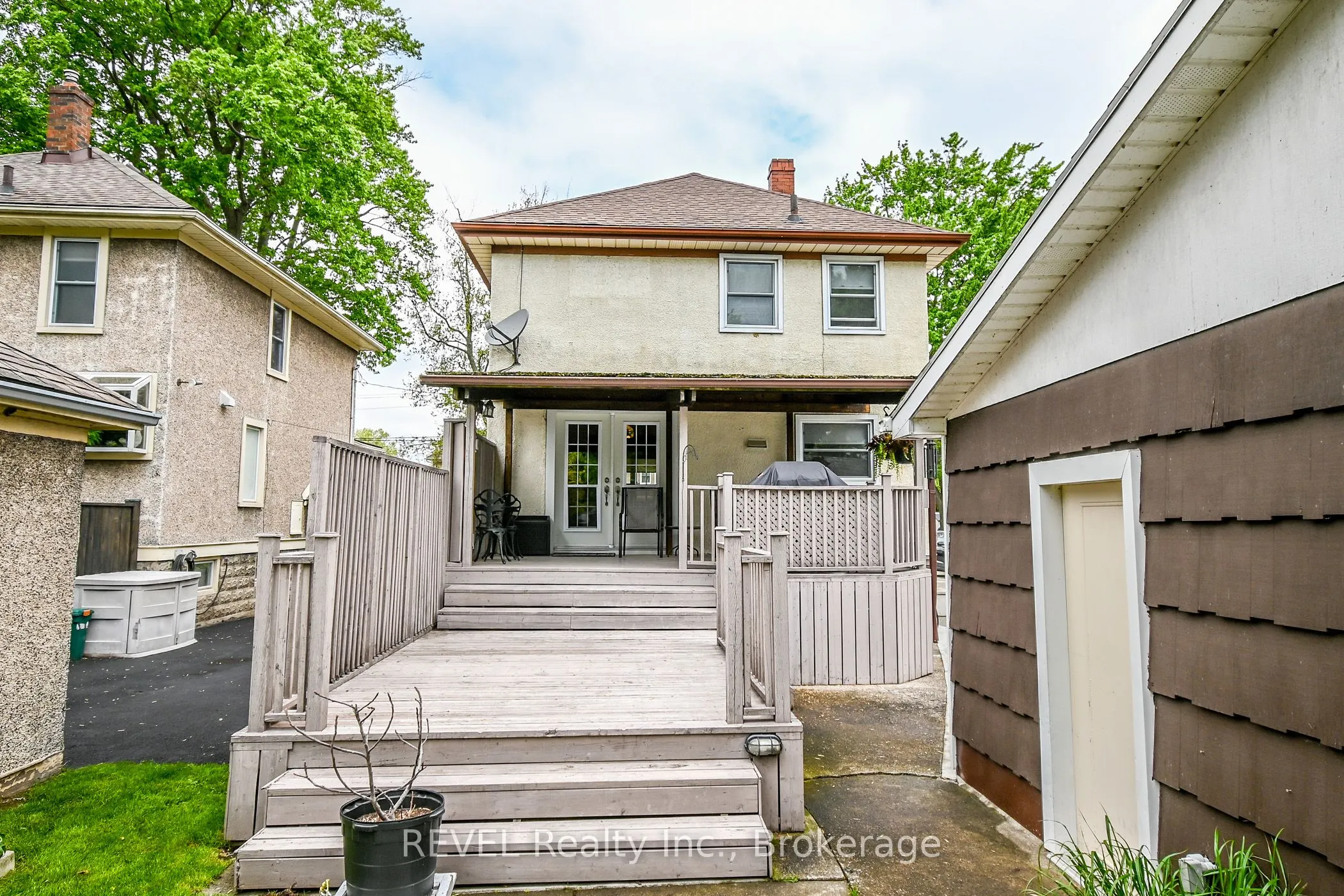 298 Stanley Street