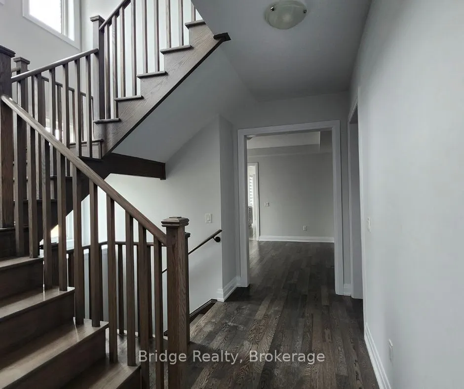 1439 Upper Thames Drive