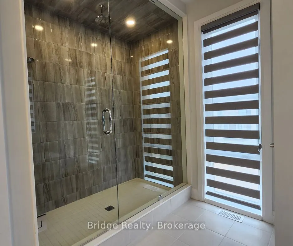 1439 Upper Thames Drive