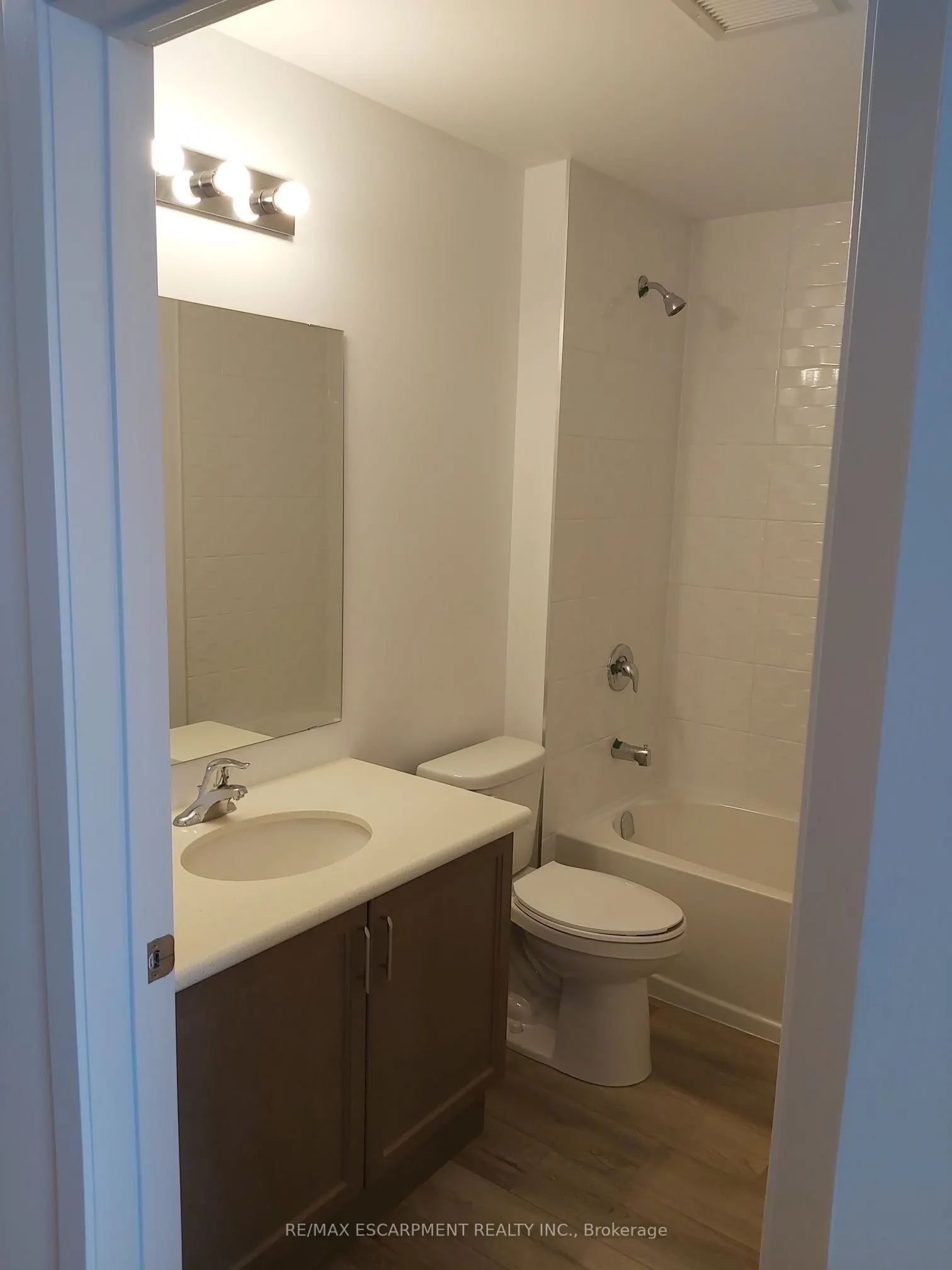 5055 Greenlane Road, #101