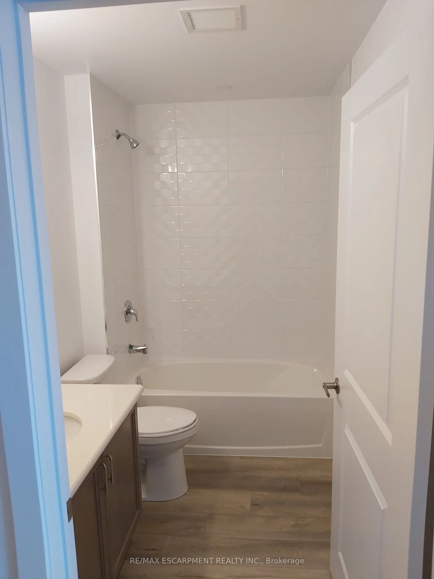 5055 Greenlane Road, #101