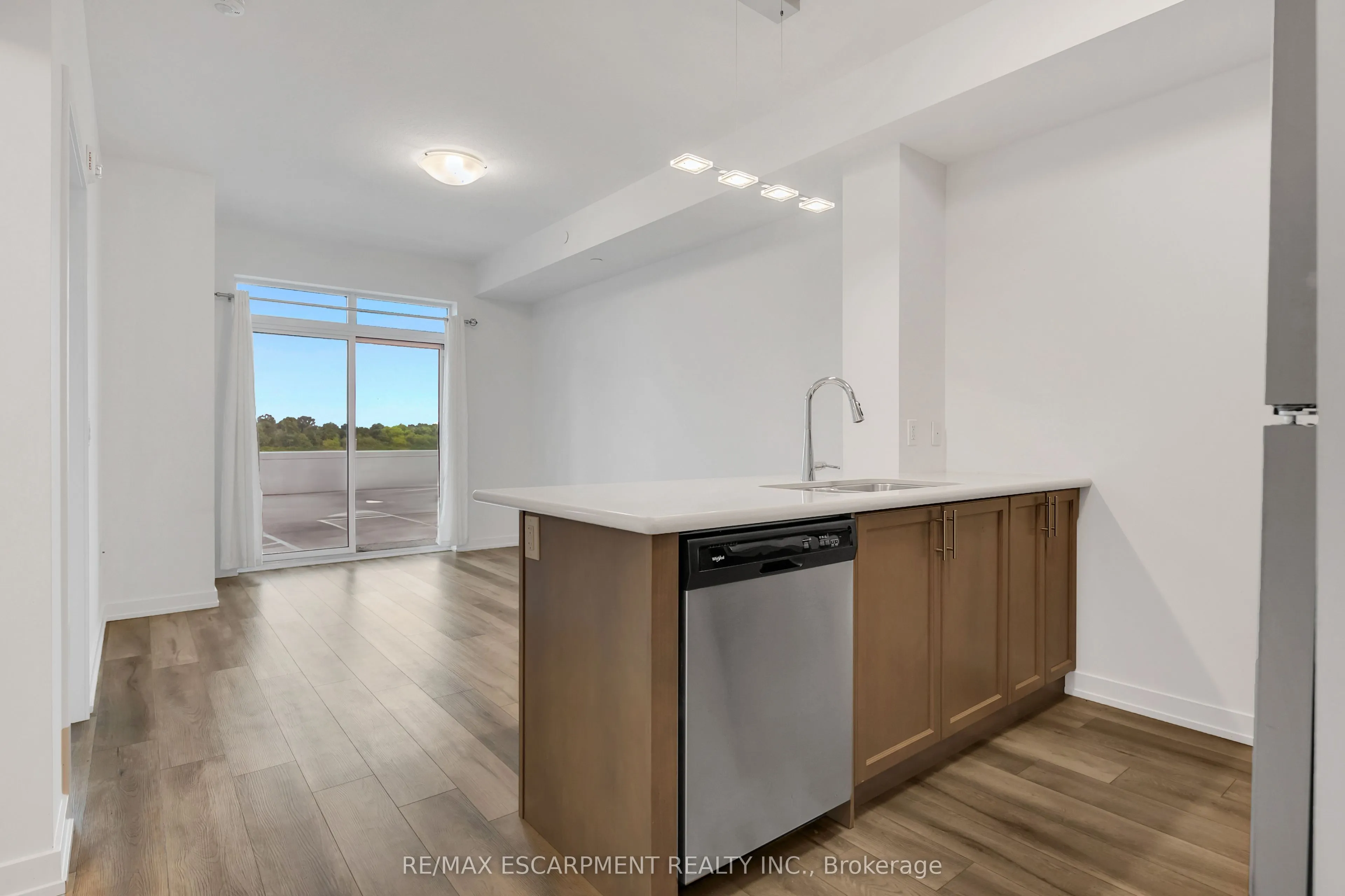 5055 Greenlane Road, #101