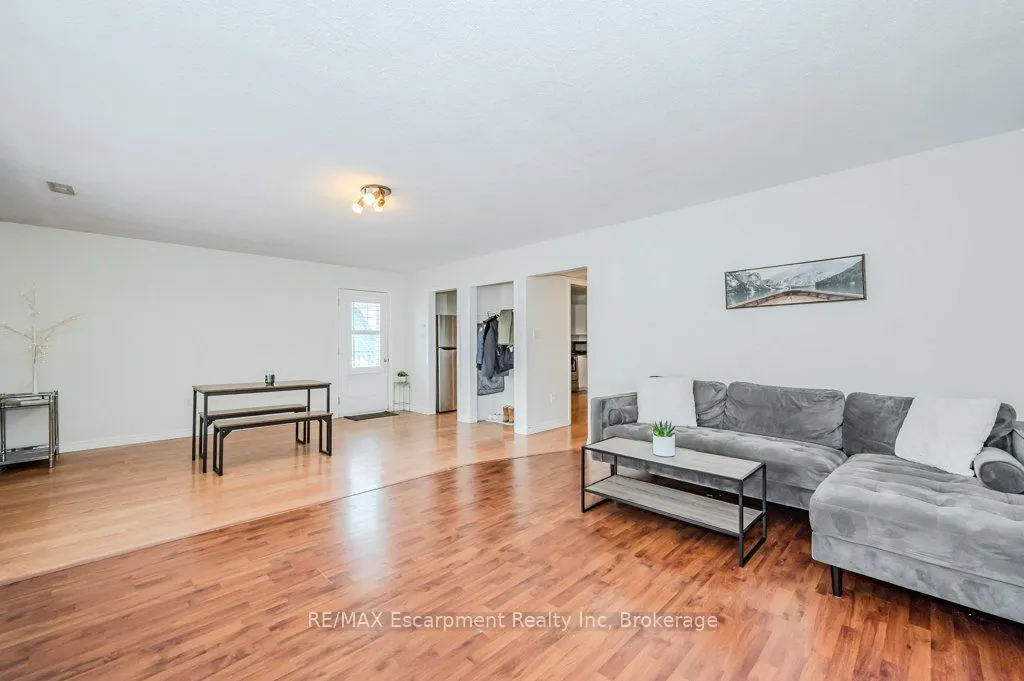 126 Main Street S