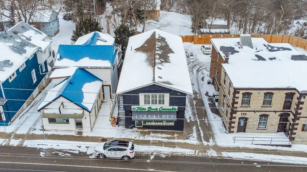 126 Main Street S