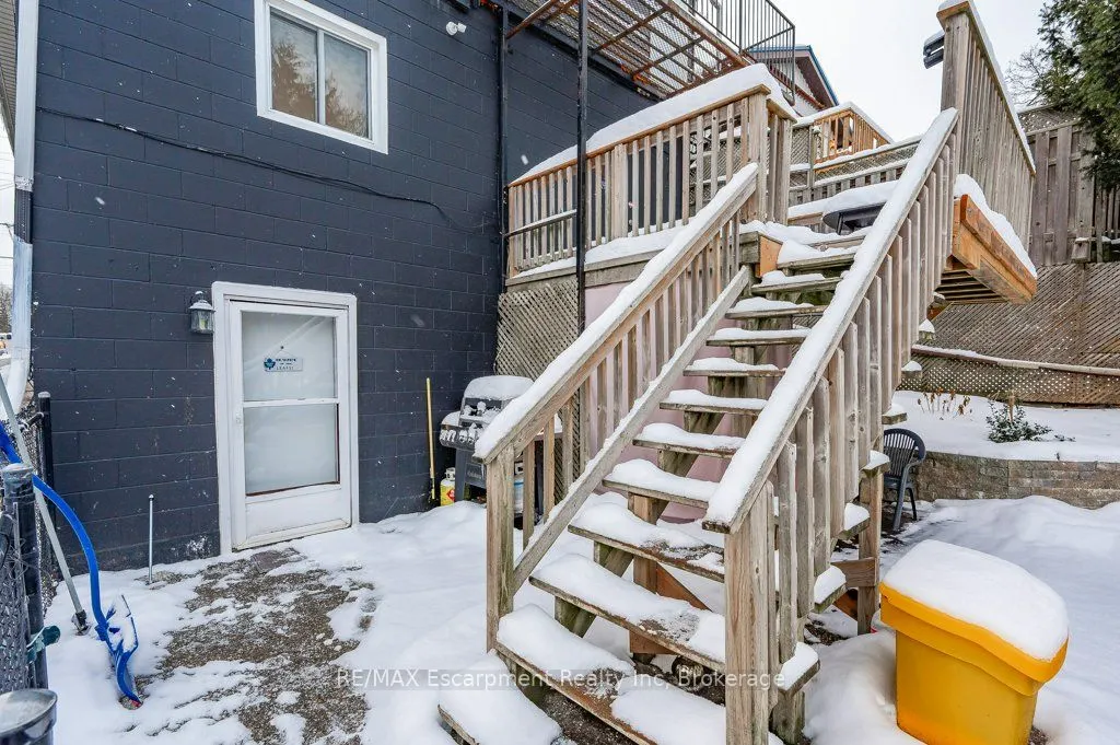 126 Main Street S